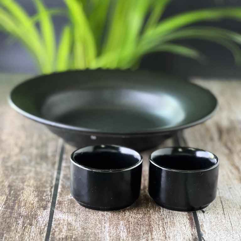 Hand Painted Ceramic Deep Starter Plate Serving Platter Tray with 2 Dip Bowls (Black, 21.5 cm Diameter) - Clayful Homes