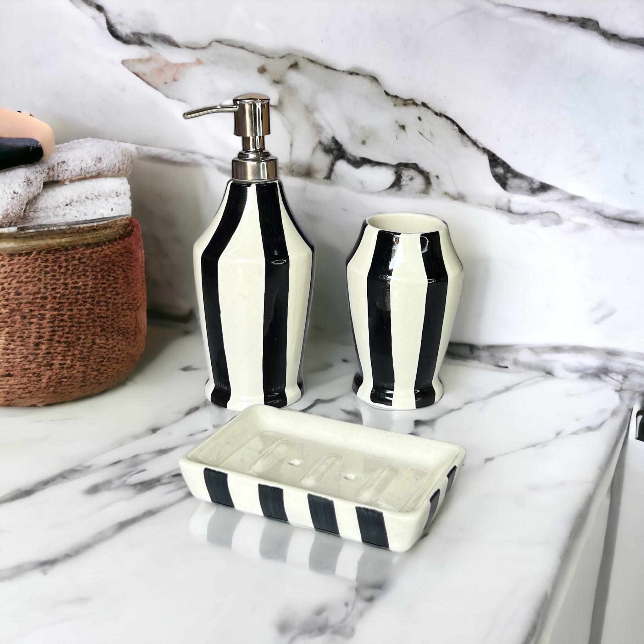 Black Lines Bathset - Clayful Homes