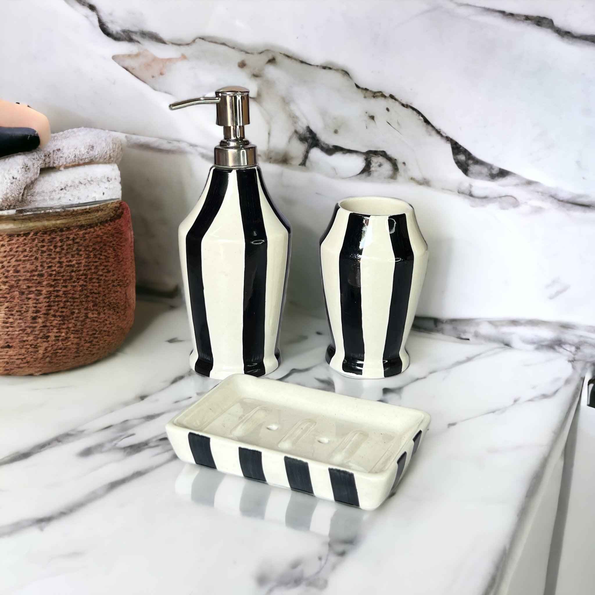 Black Lines Bathset - Clayful Homes