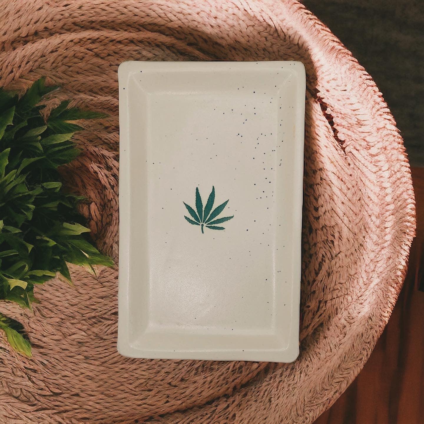 The Leaf Plate - Clayful Homes