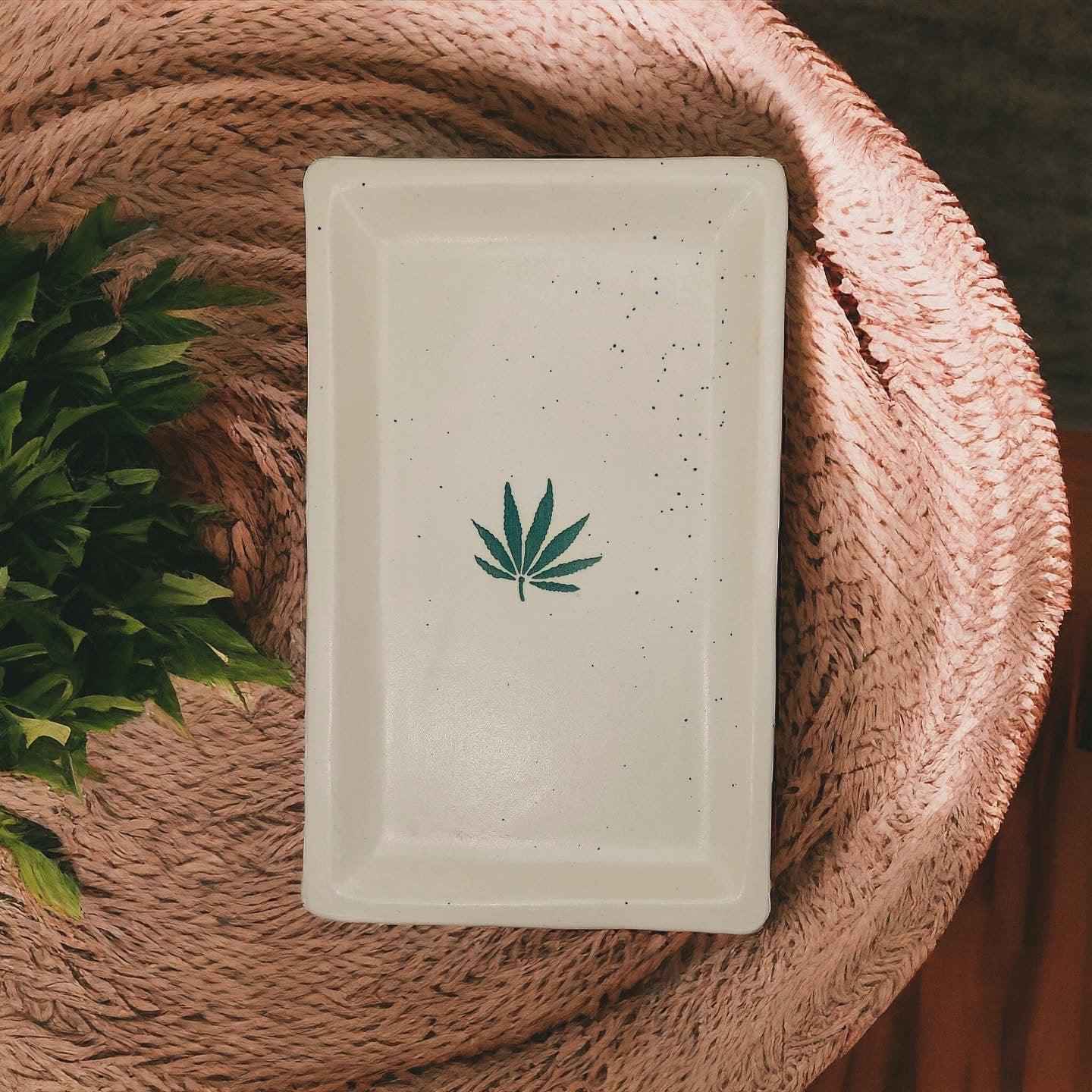 The Leaf Plate - Clayful Homes