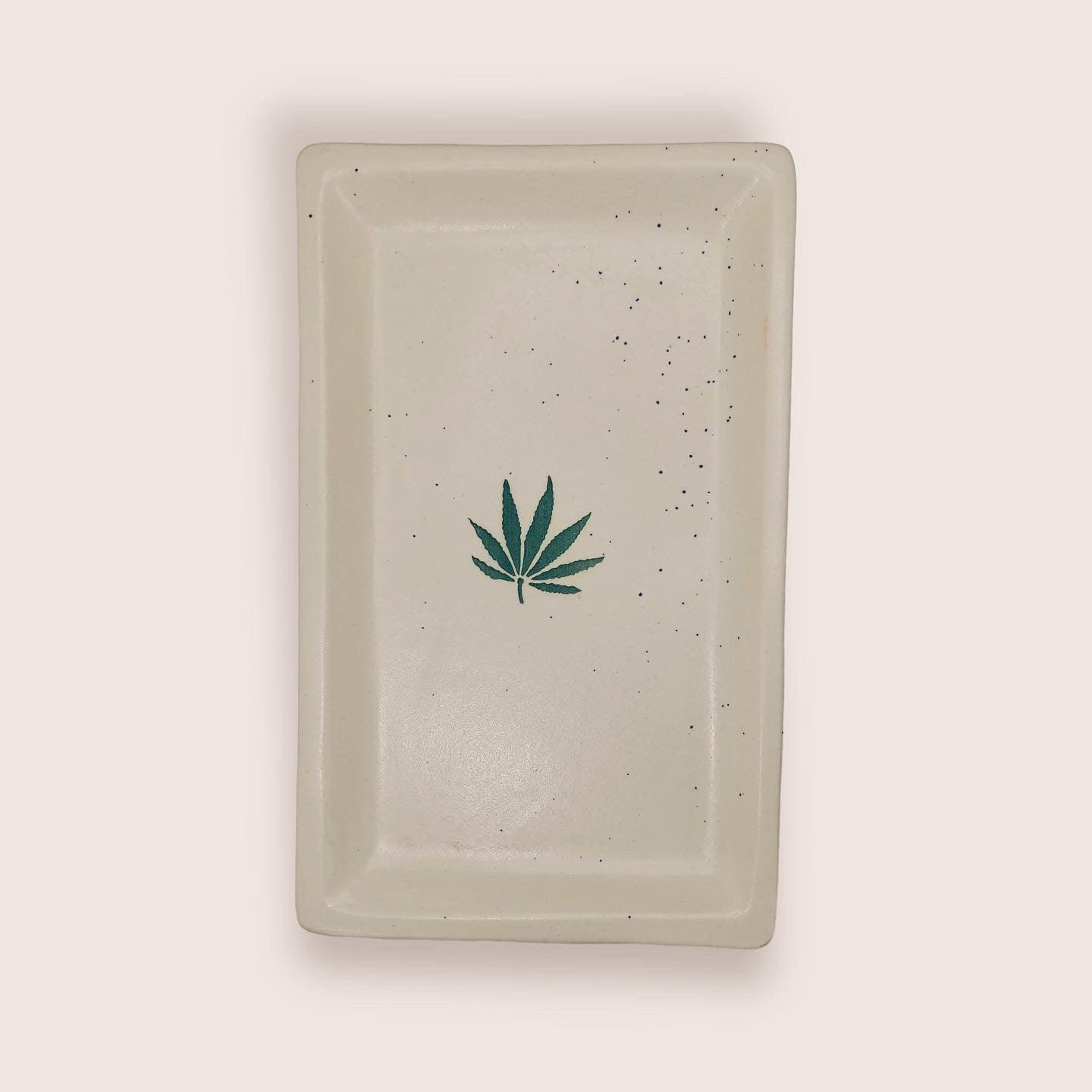 The Leaf Plate - Clayful Homes