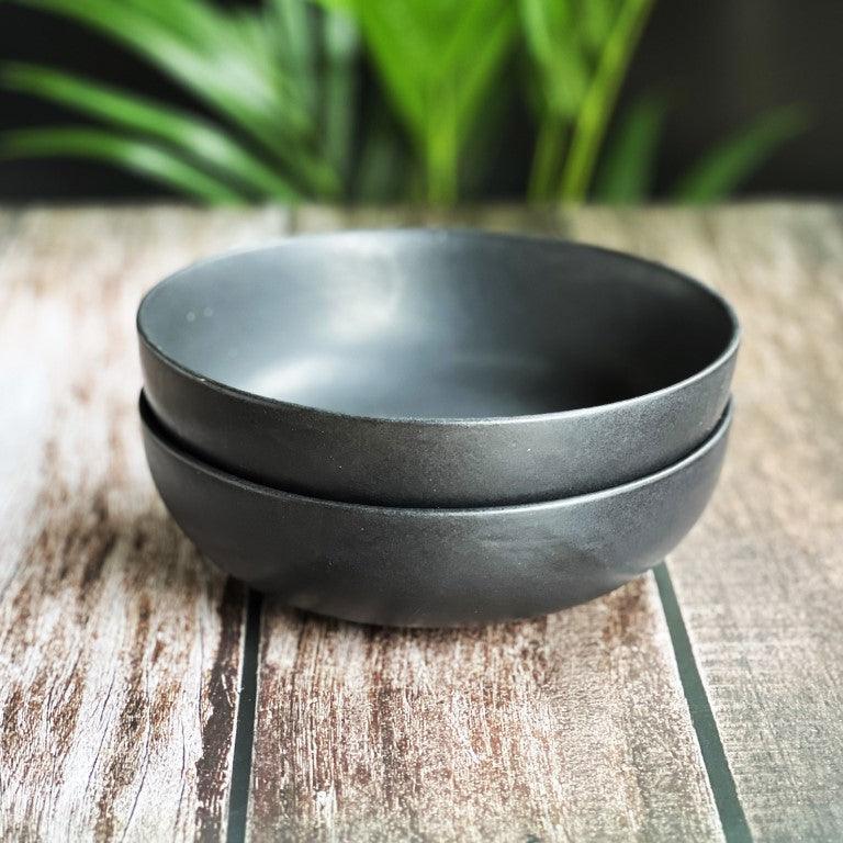 Black Set of 2 Serving Bowls - Clayful Homes