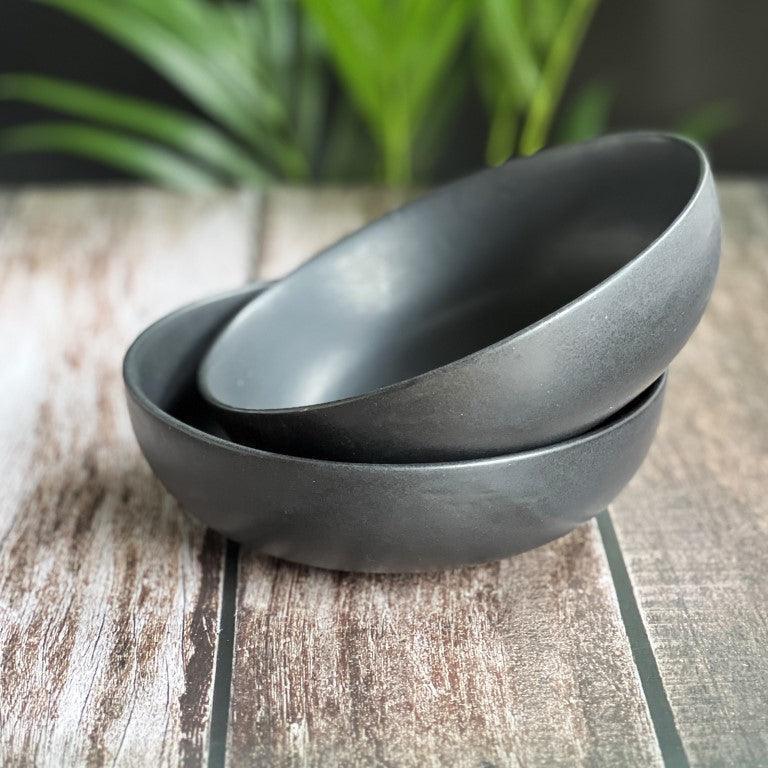 Black Set of 2 Serving Bowls - Clayful Homes